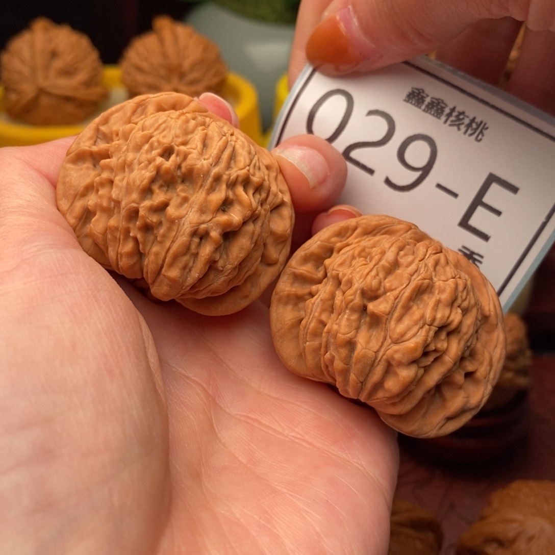 文玩核桃把件汉高楼42