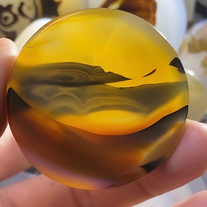 未镶嵌颈饰玛瑙/玉髓光****?