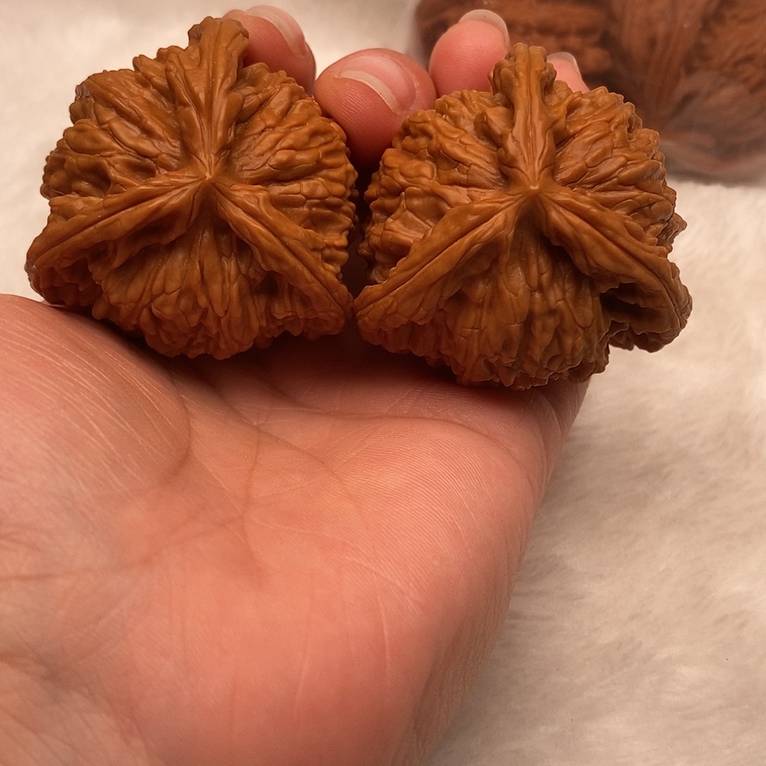 血***屠文玩核桃吊坠三棱