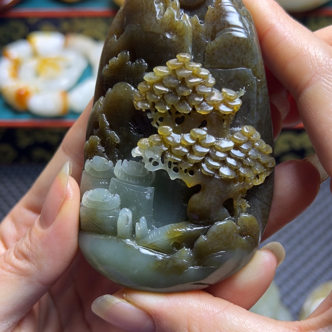 和田玉未镶嵌把件