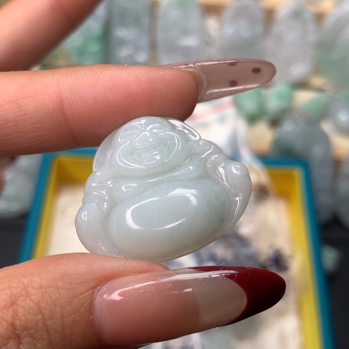 翡翠颈饰未镶嵌佛公吊坠