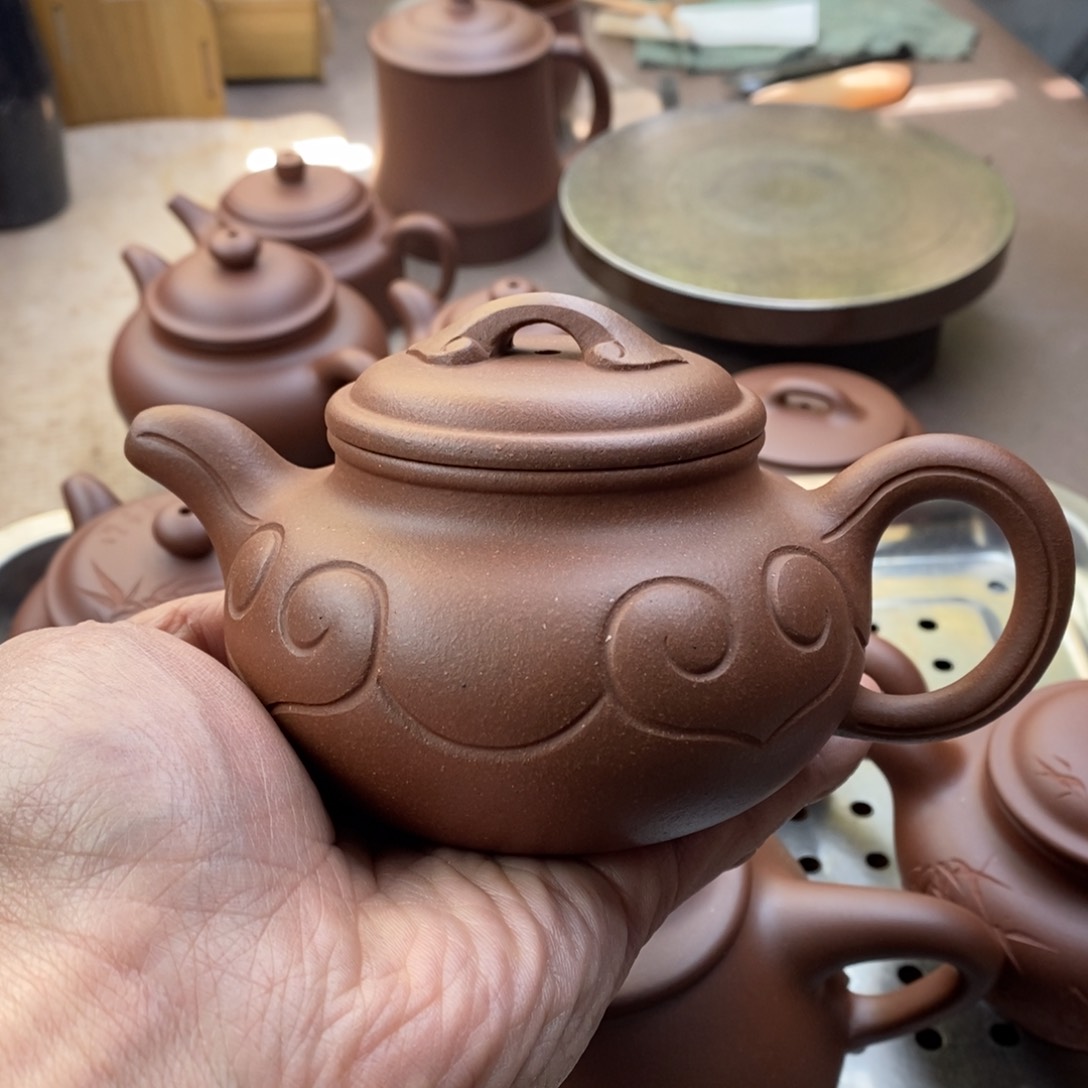 紫砂茶壶仿古如意容量260毫升左右