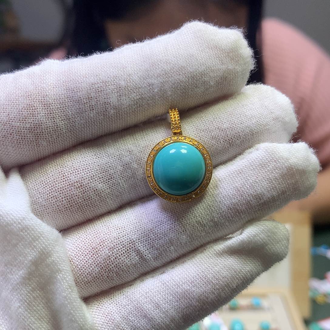 绿松石吊坠18K金镶嵌