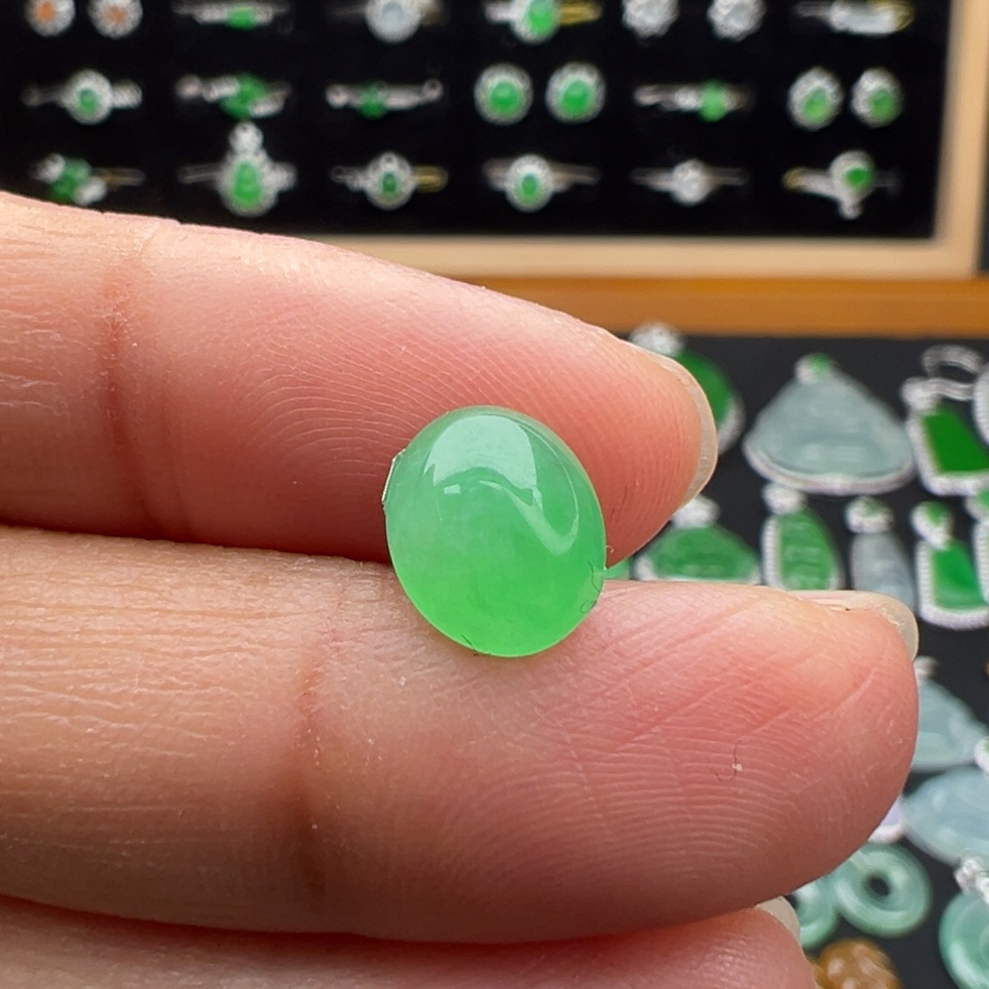 翡翠未镶嵌颈饰蛋9.3