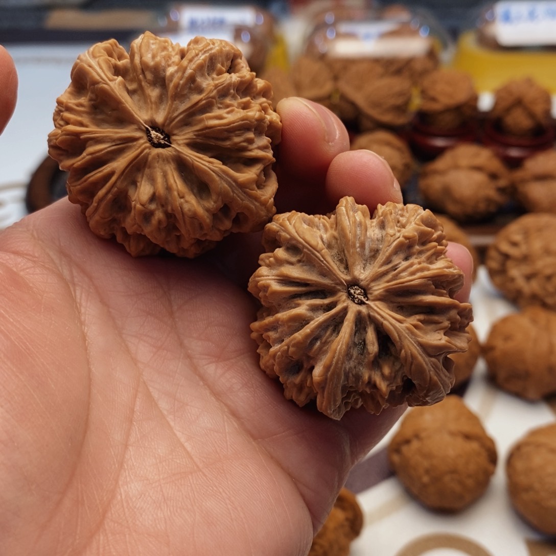 文玩核桃吊坠暴雪46尺全品