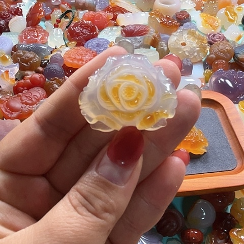 未镶嵌颈饰玛瑙/玉髓漂**心