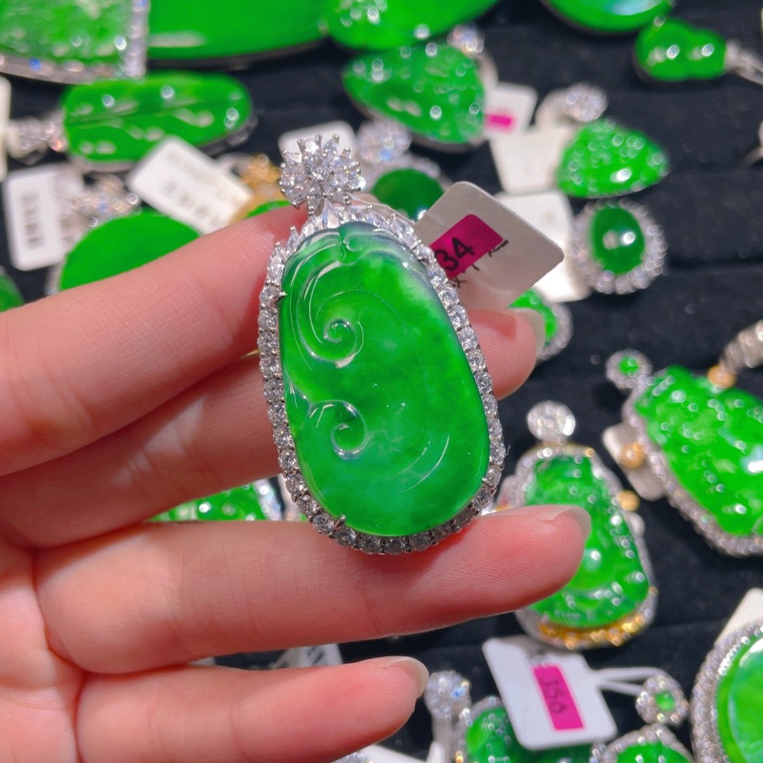 翡翠颈饰未镶嵌保a保真天然翡翠