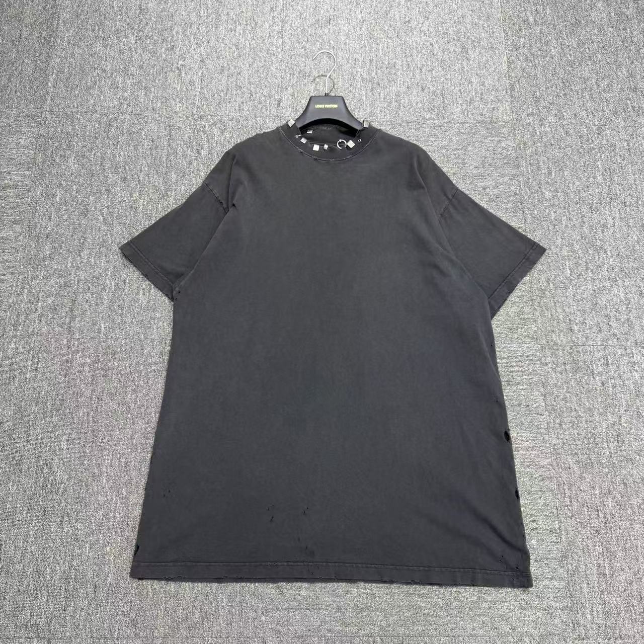 99新 Balenciaga/巴黎世家 环扣穿刺破坏短袖/2码/编码19326