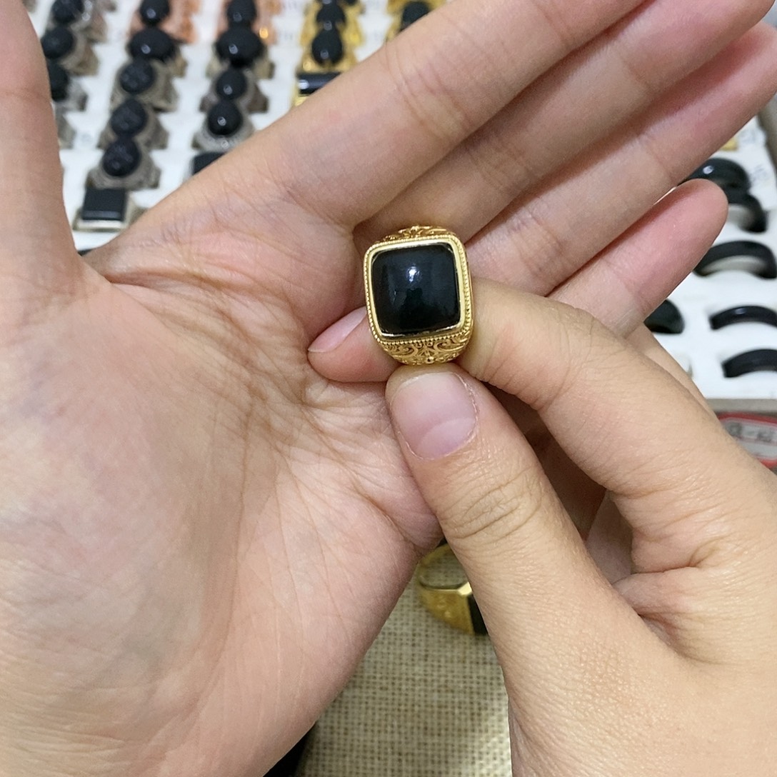 青***子和田玉合金颈饰和田玉