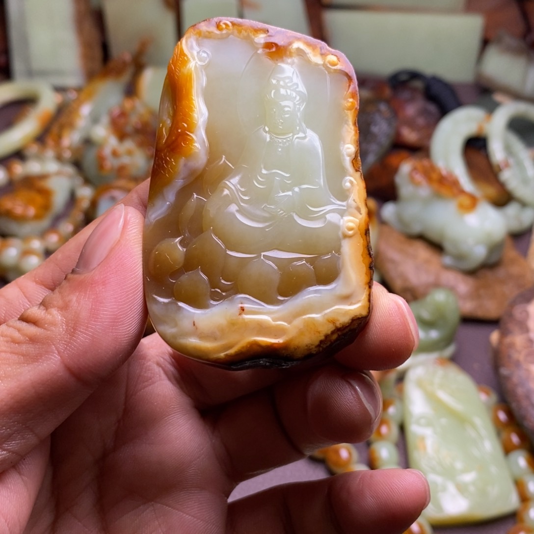 【闪购商品】未镶嵌岫岩河磨玉（透闪石质玉）挂件东*