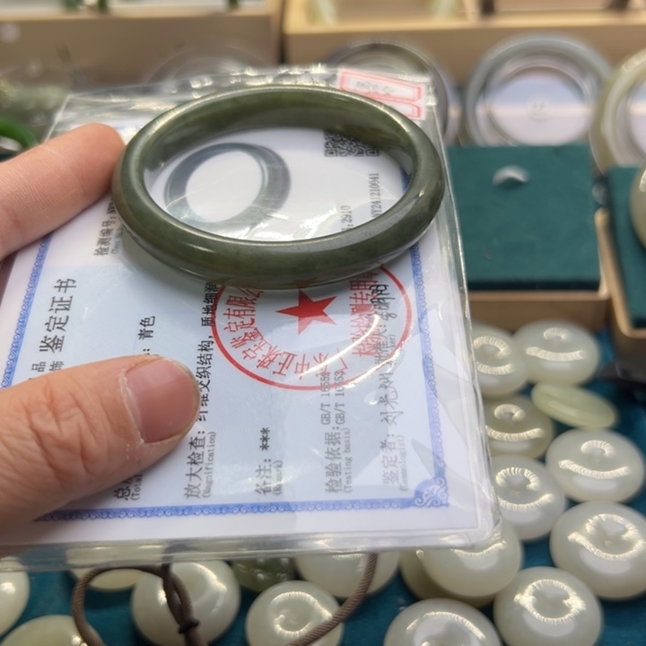 和田玉手镯未镶嵌58.8圈围10388