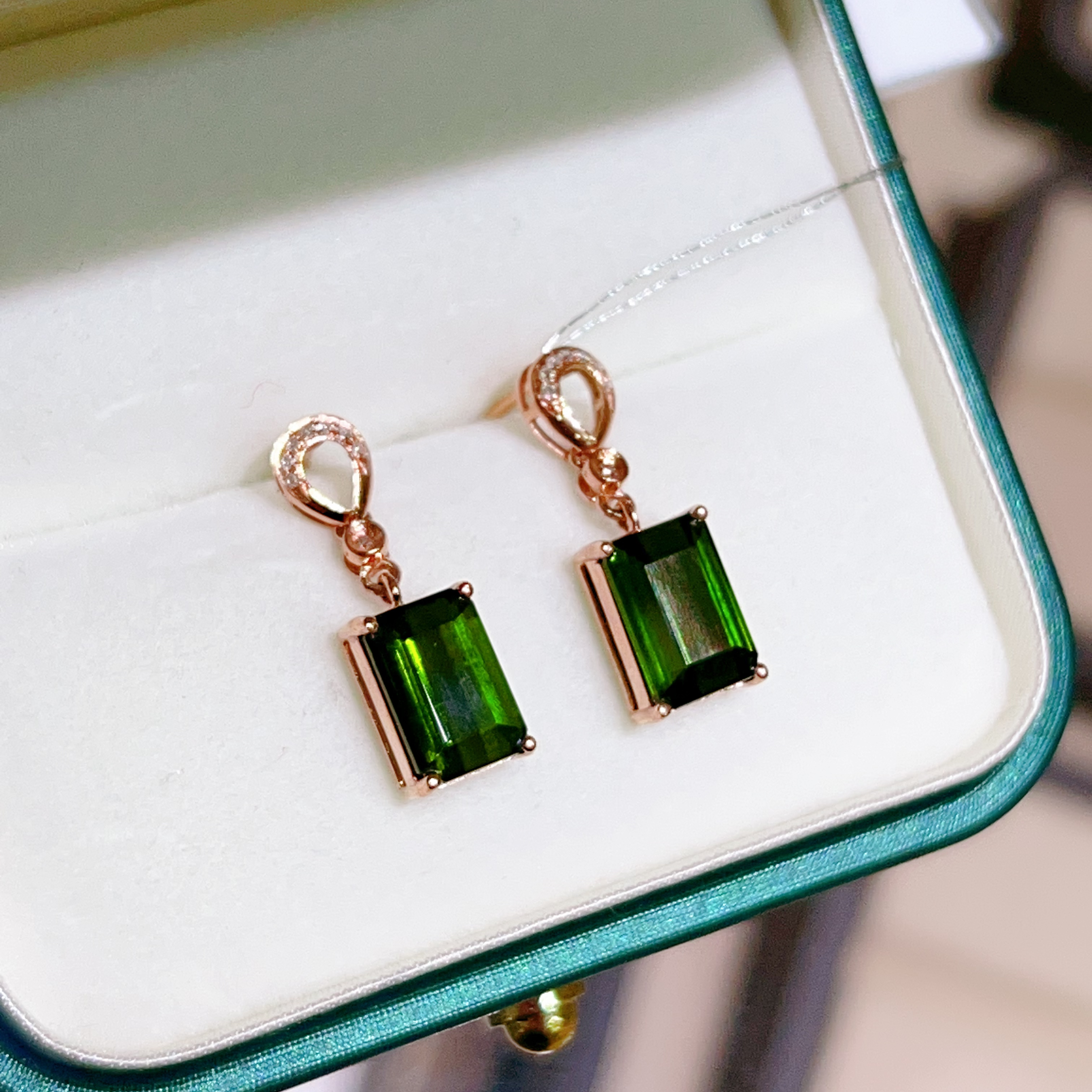 4.54ct 18k玫瑰金绿碧玺耳坠3150