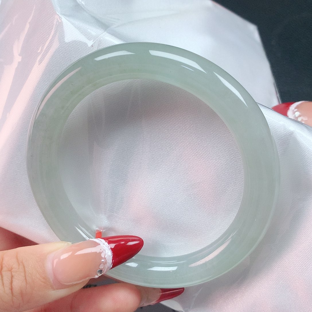 翡翠手镯未镶嵌58圈