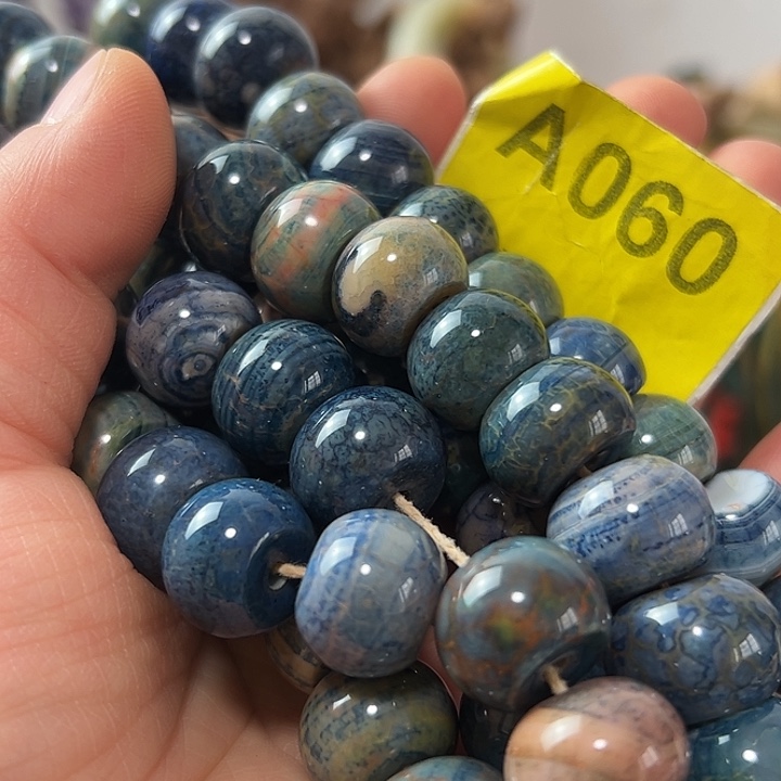 燕***雨玛瑙/玉髓合金颈饰