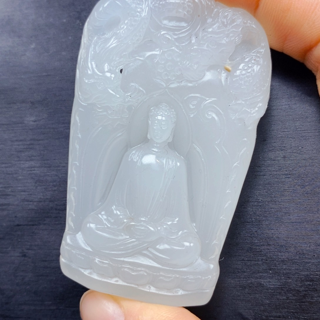 石英质玉（黄龙玉）颈饰未镶嵌