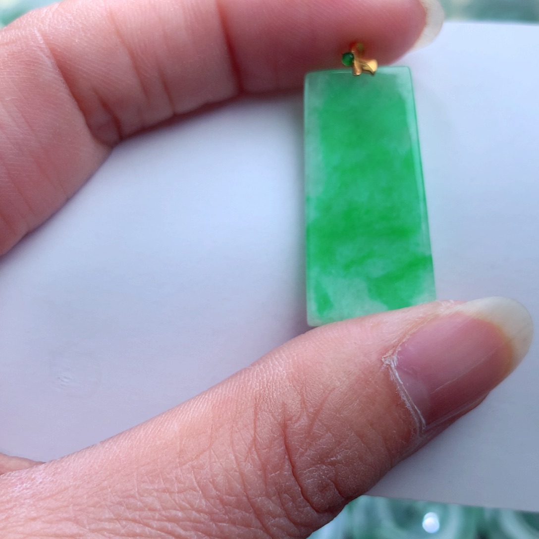翡翠吊坠(不含链)18K金镶嵌