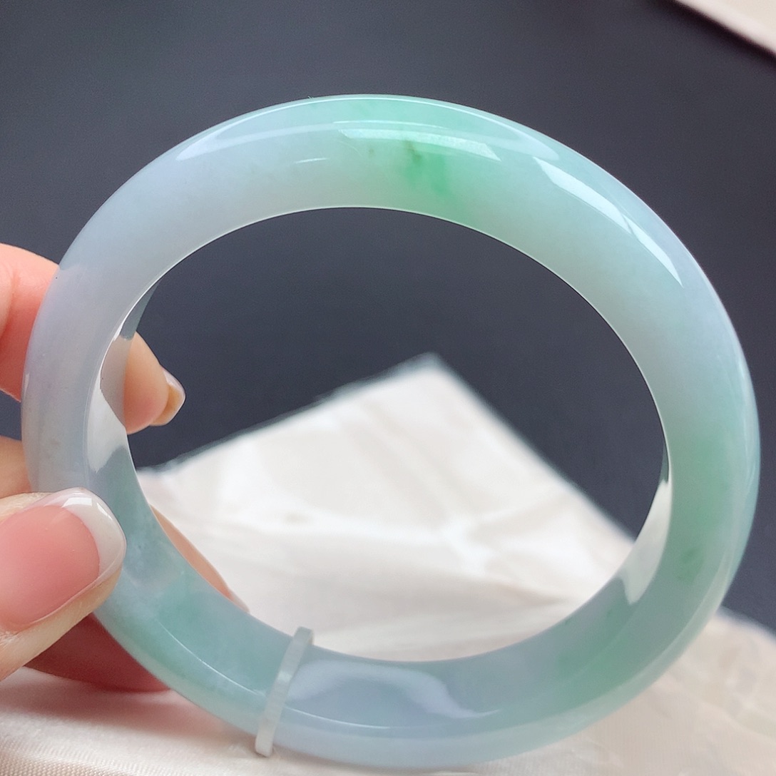 翡翠手镯未镶嵌x n n n n n n n n n