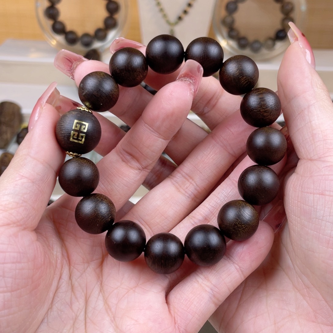 沉香手串开**福越南沉香