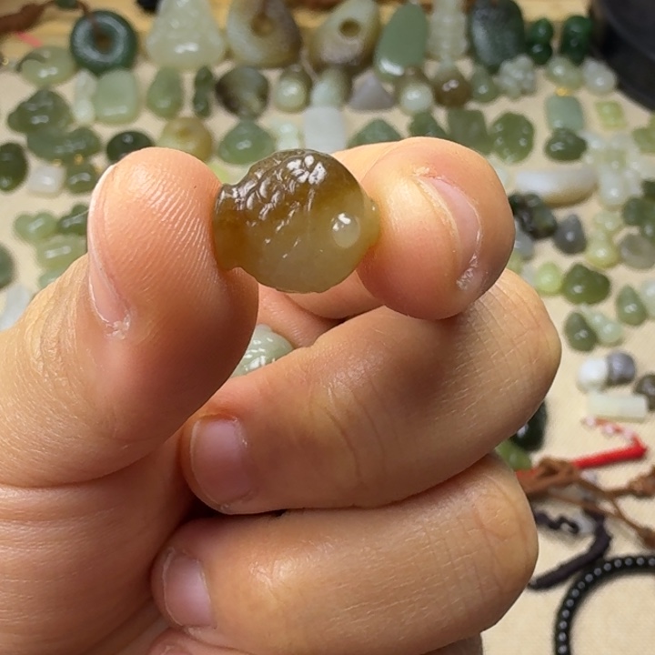 拾***)和田玉（糖玉）未镶嵌车挂