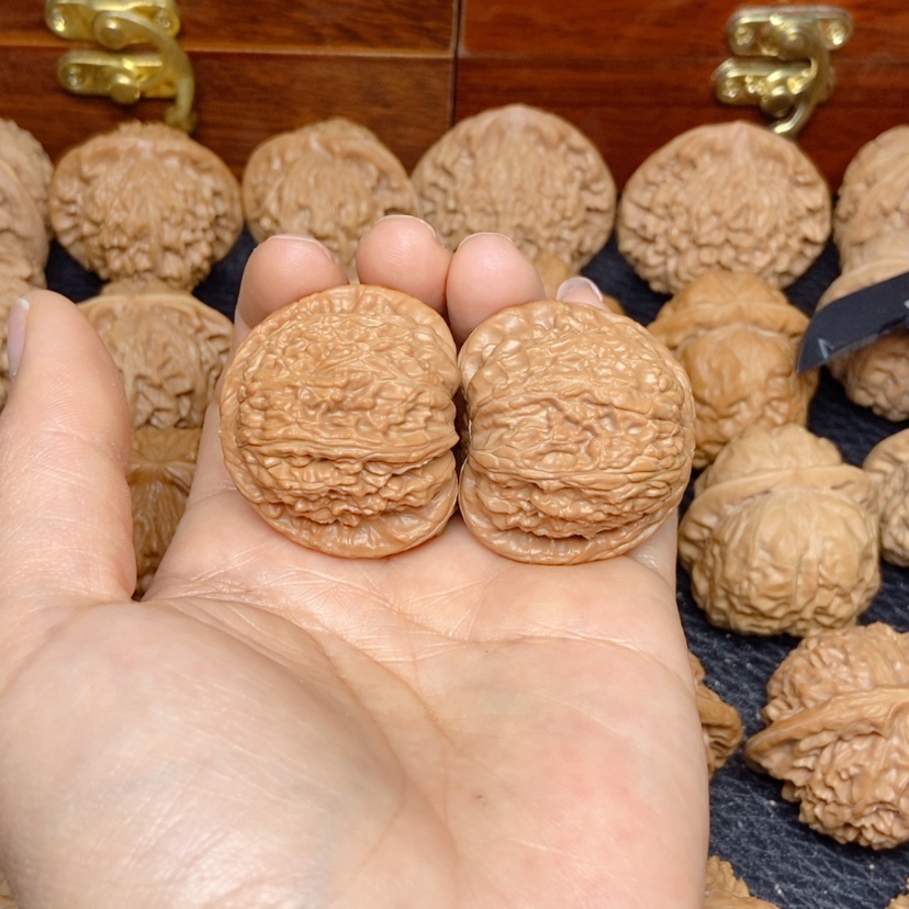 【闪购商品】文玩核桃吊坠生**快白狮子37