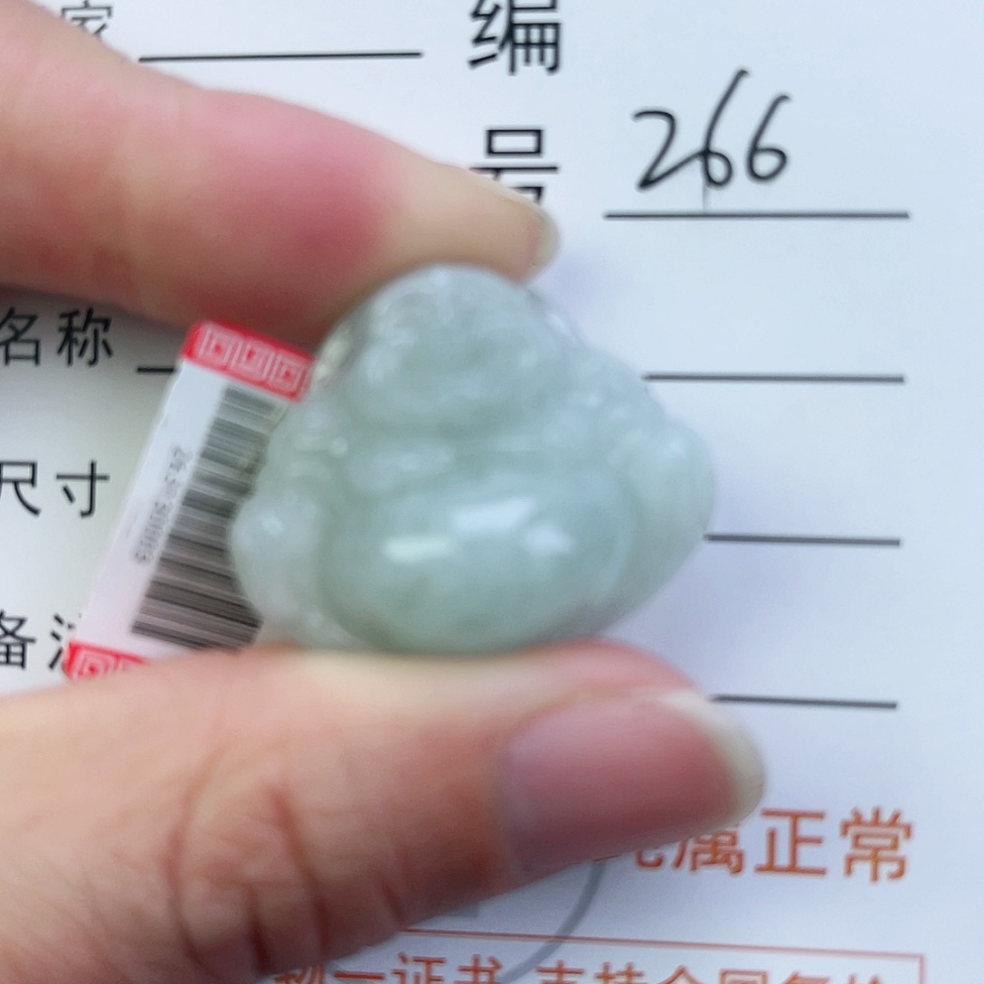 翡翠颈饰未镶嵌佛公