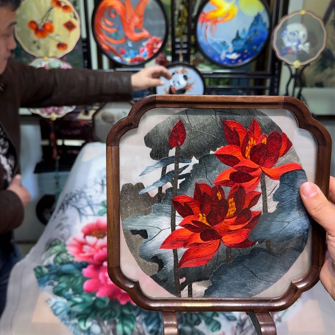 刺绣刺绣工艺精湛