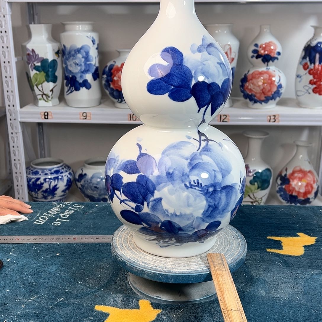 摆件景德镇陶瓷葫青牡