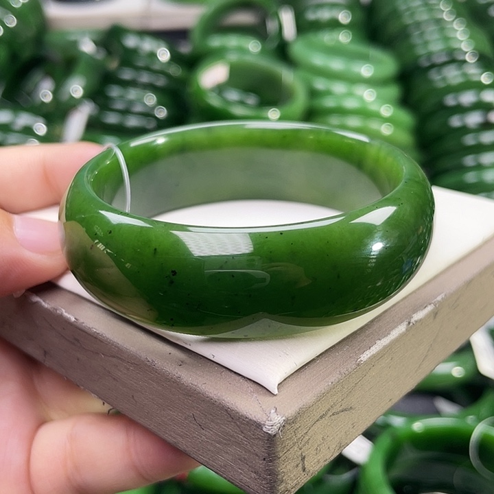 未镶嵌手镯和田玉（碧玉）