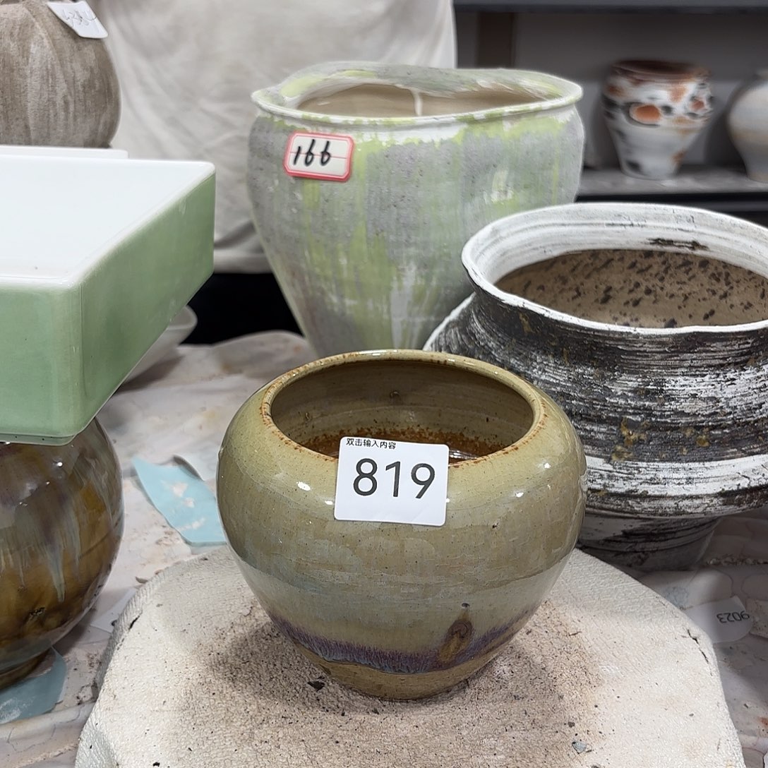 摆件高13，口10.5，有孔819