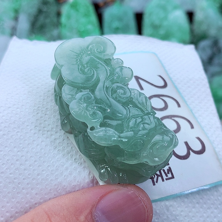 吊坠(不含链)未镶嵌翡翠