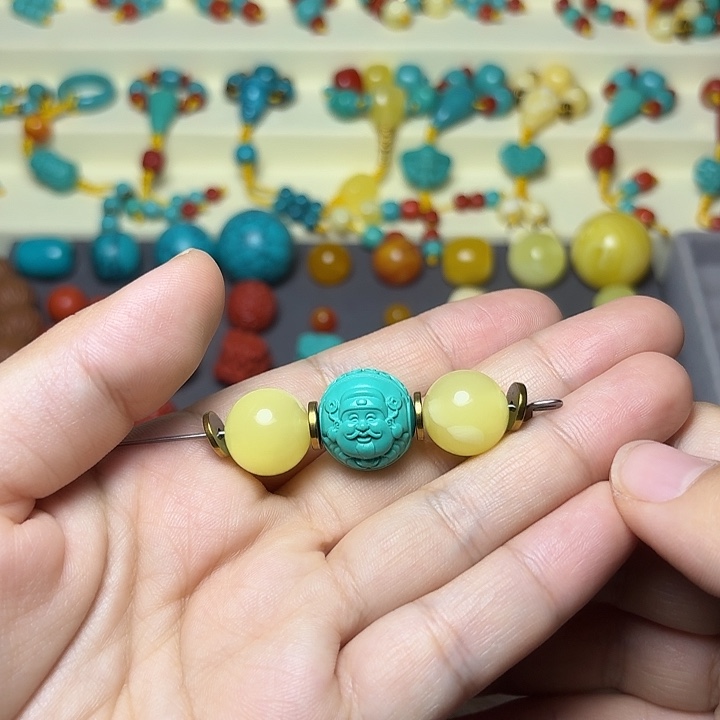 非金属财神卡16.蜜圆珠卡14.黄隔片卡8.24个