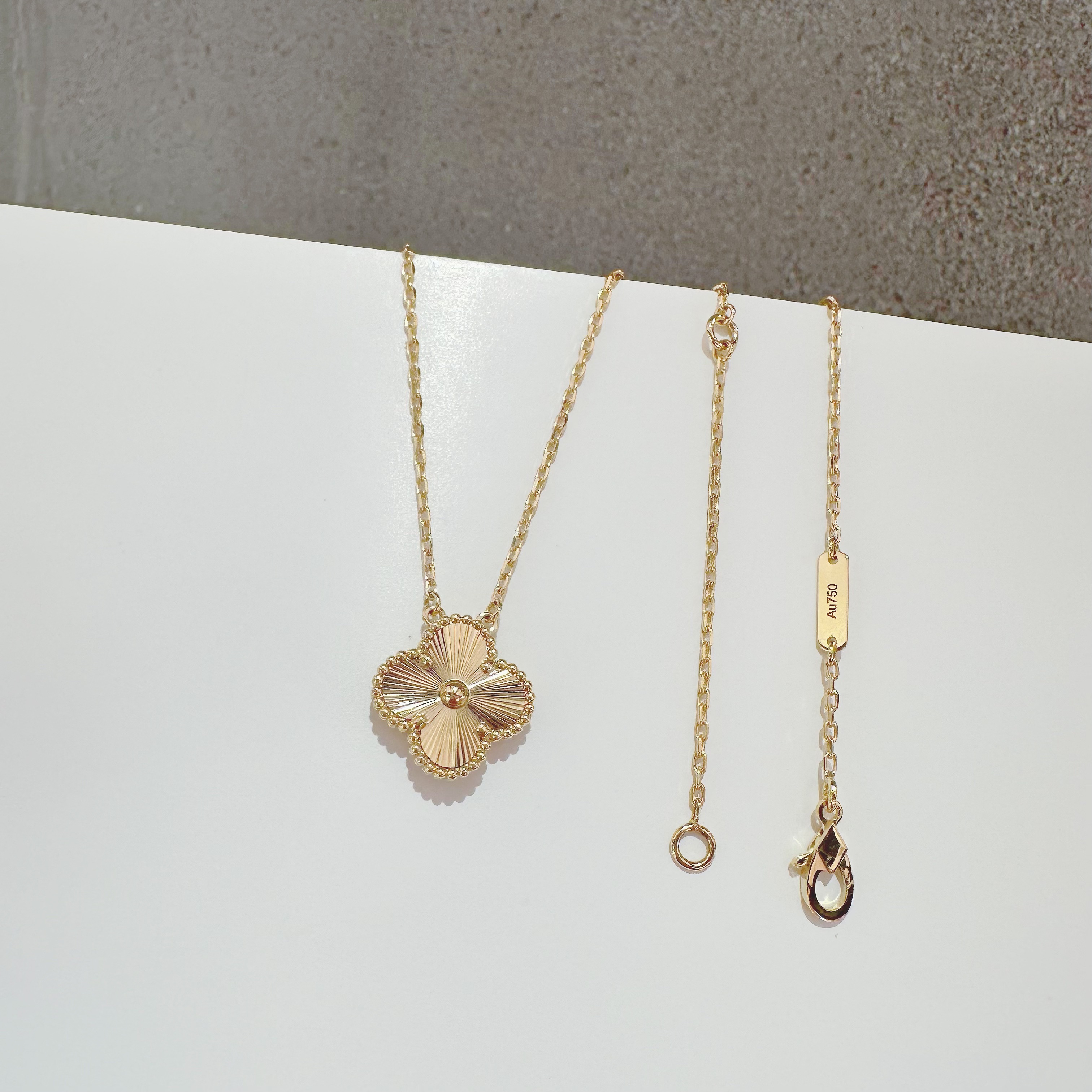 18k金 镭射四叶草项链【双十二】