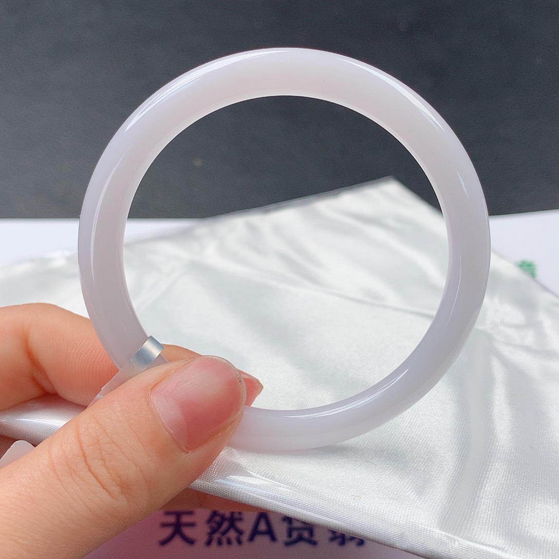 翡翠手镯未镶嵌81圆53