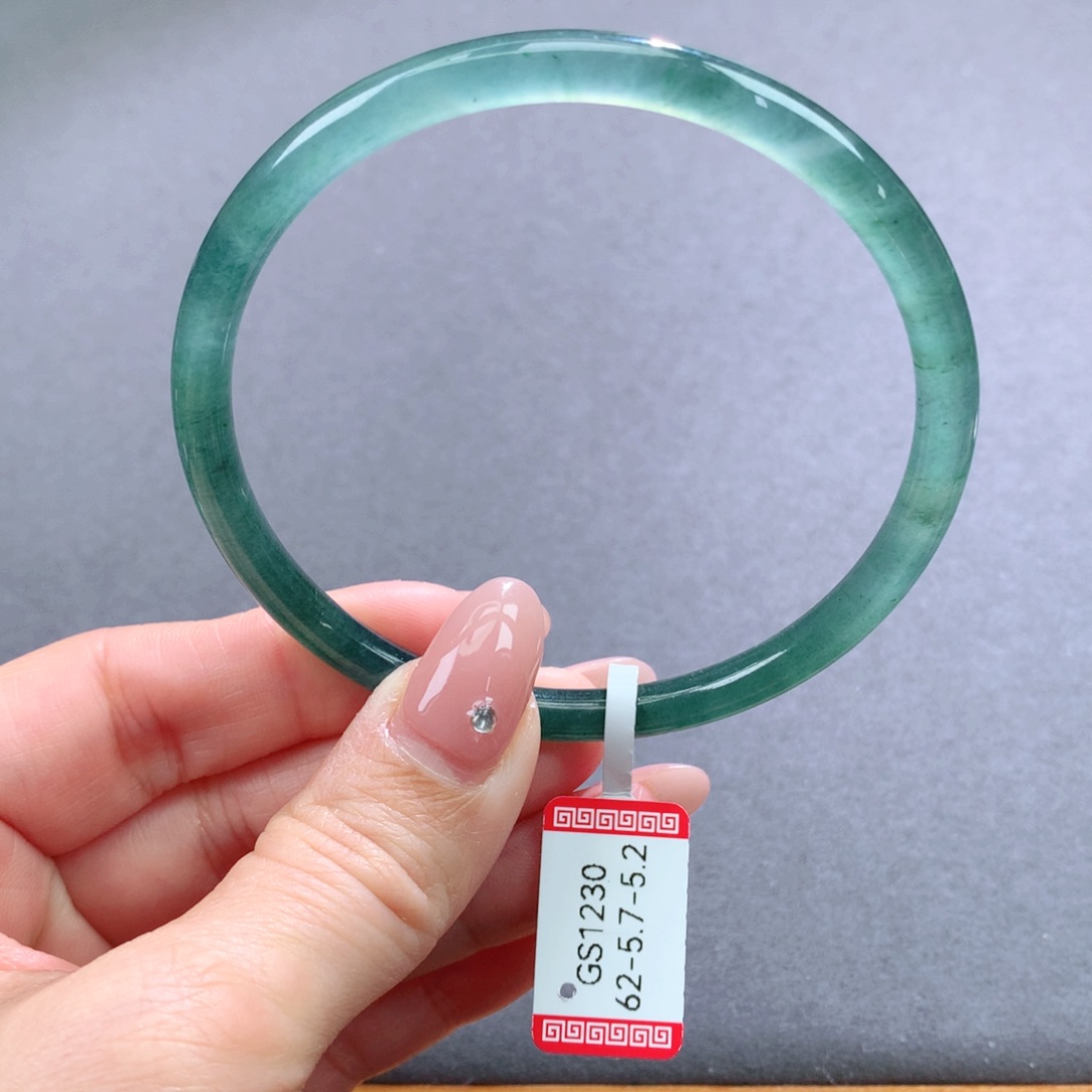 翡翠手镯未镶嵌天然翡翠手镯叮当镯