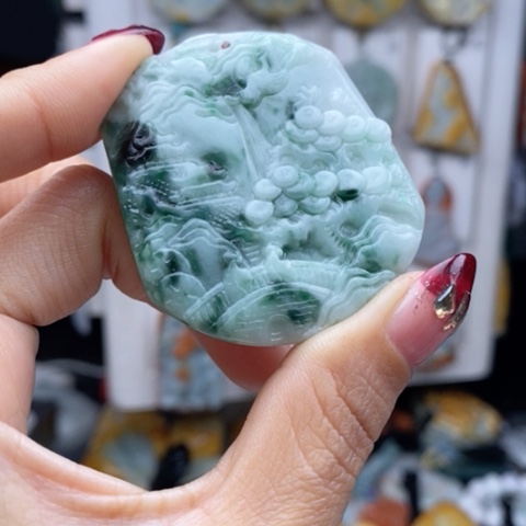 翡翠颈饰未镶嵌翡翠