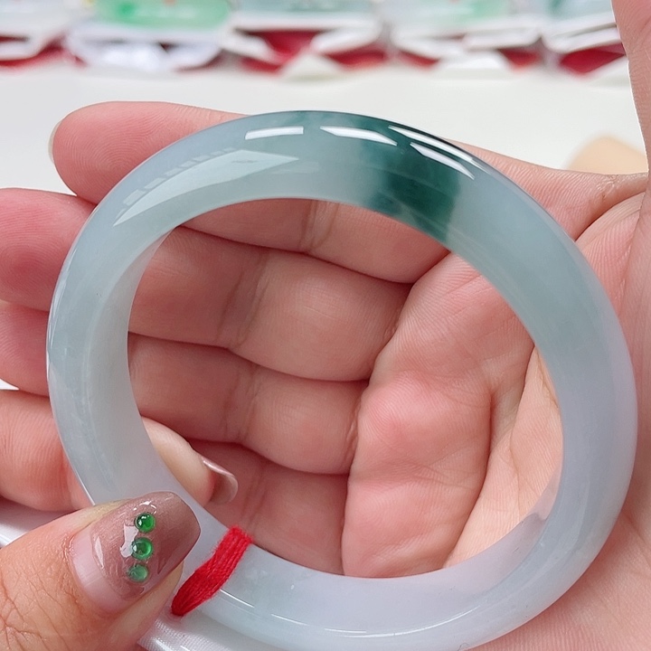 翡翠手镯未镶嵌缅甸翡翠手镯61圈