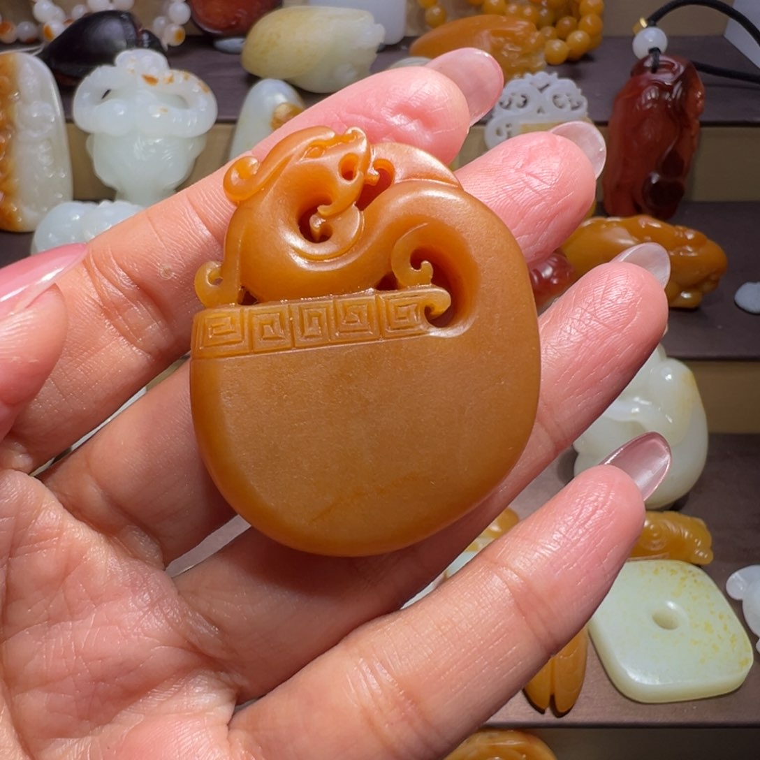 和田玉挂件未镶嵌