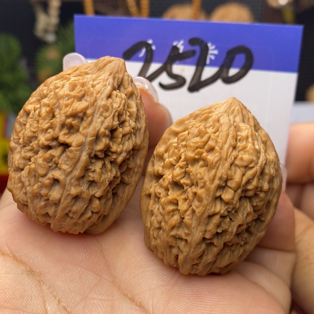 文玩核桃吊坠大蒜。全品。边30。丹