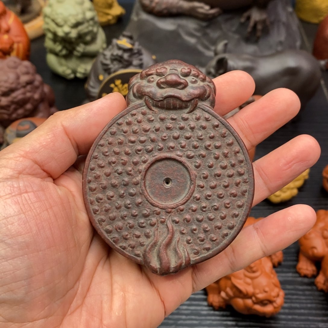 【闪购商品】紫砂茶宠狮子玉壁 盖置香插杯垫底座 沈雷