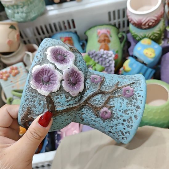 当场拍满15元发货不凑不发，花盆盆口不方不圆有针孔黑点是正常的，