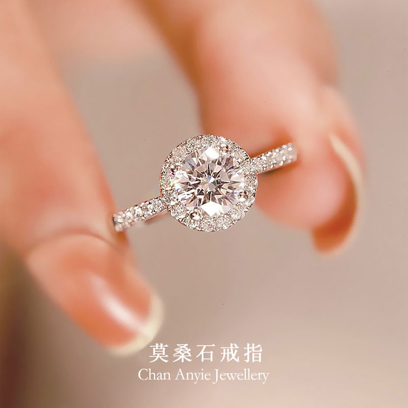 925银莫桑石银制品 公主圆包戒指50分-2克拉轻奢时尚结婚小众镶嵌