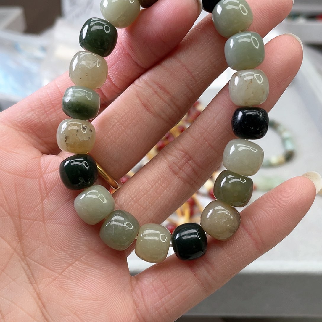 和田玉颈饰未镶嵌宝**妈多宝老型手串