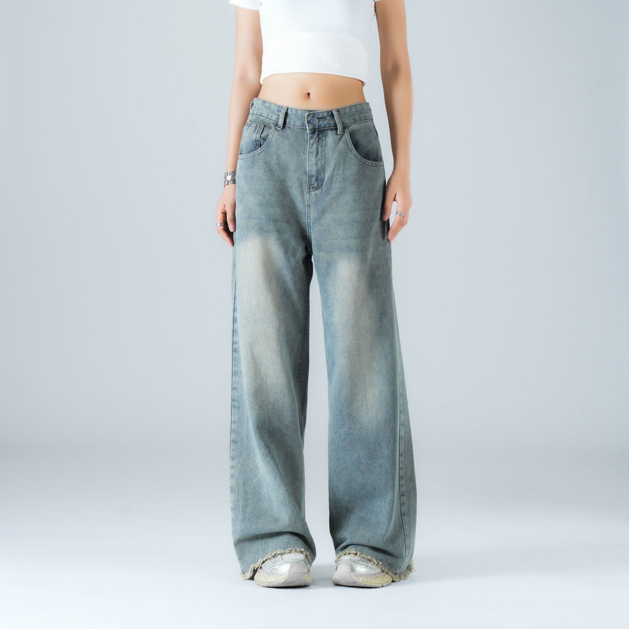 浅蓝色阔腿牛仔裤女2025秋冬季新款高腰显瘦直筒裤垂感拖地长裤子