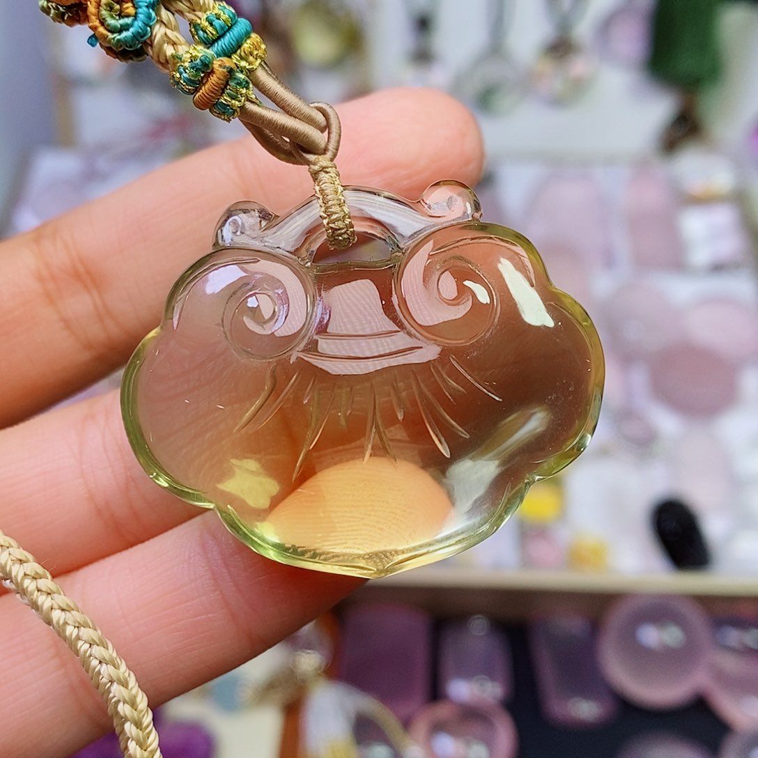 水晶吊坠(赠链)未镶嵌