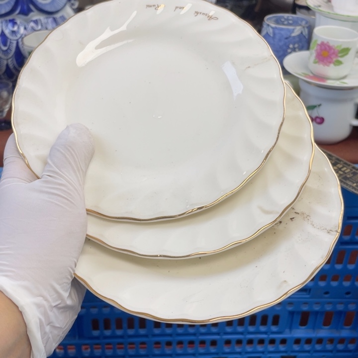 他家瓷器真美…开播了