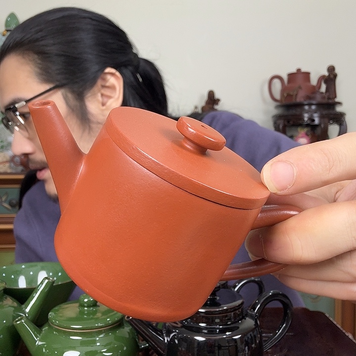 shigufunihuihuiguihughh壶