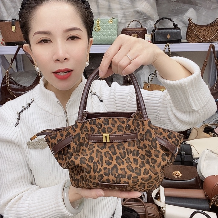 蚕丝小牛剖层皮革PU7527