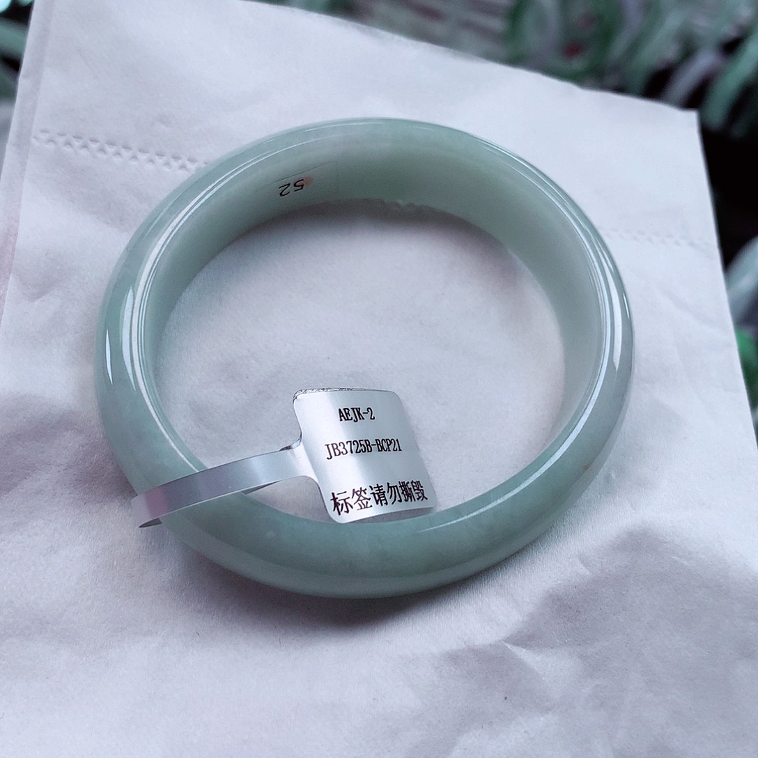 翡翠手镯未镶嵌贵妃52