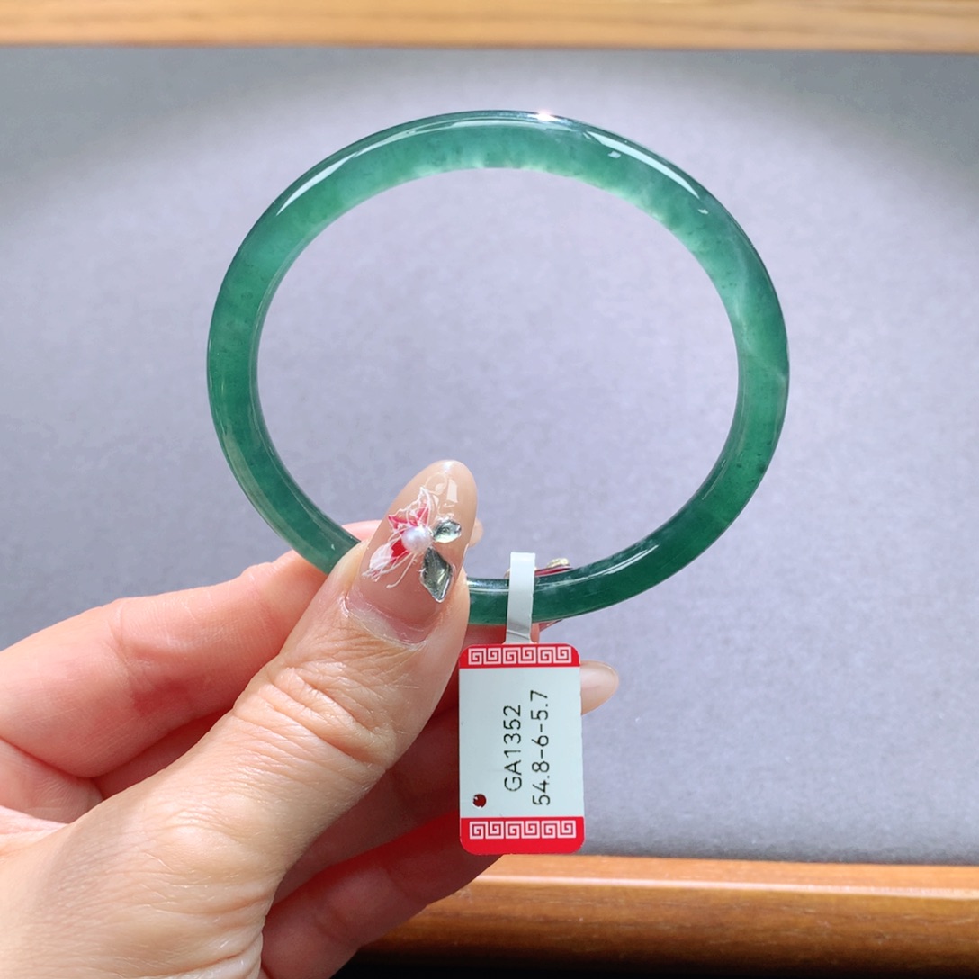 翡翠手镯未镶嵌天然翡翠手镯叮当镯