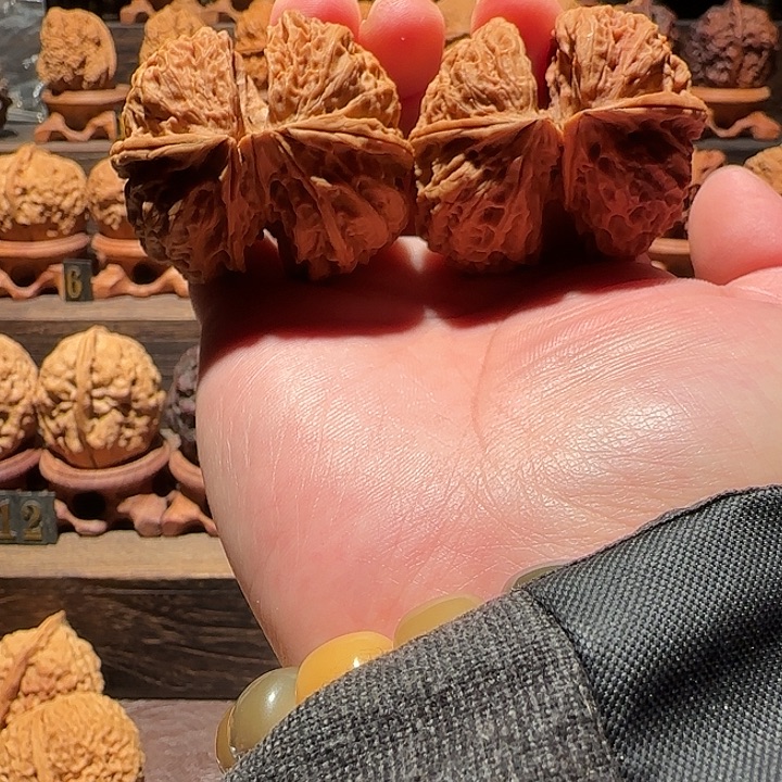 核桃高端小众蝴蝶连48尺75克